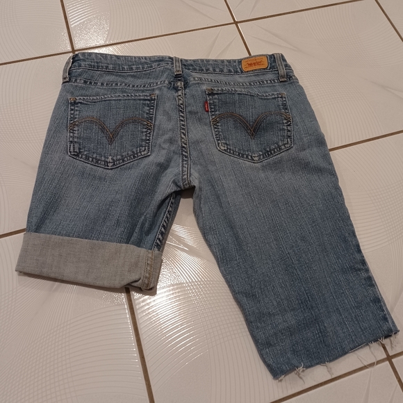 4/$40 Long Cut-off Jean Shorts - Size 9 (Large) - Picture 6 of 8